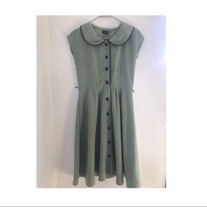 Peter Pan Style Collared Button Up Dress